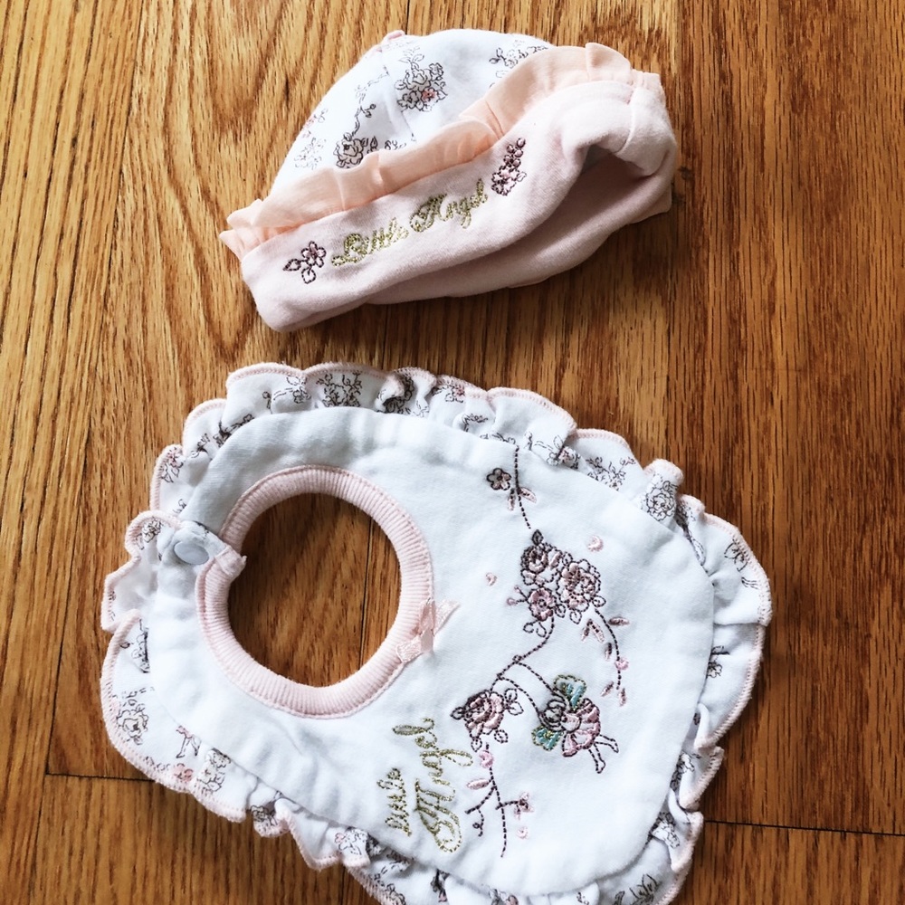 Preemie Baby Girl 0-5lbs Hat & Bib Set